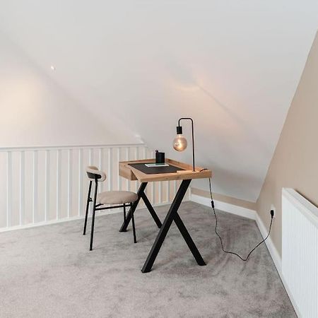 Boutique Apartment - Mazerystays Exley Екстериор снимка