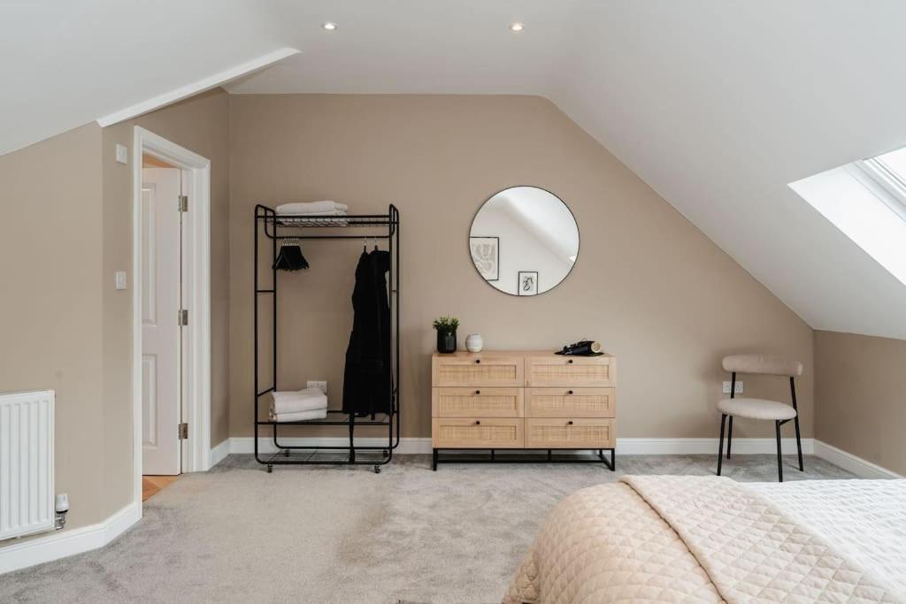 Boutique Apartment - Mazerystays Exley Екстериор снимка